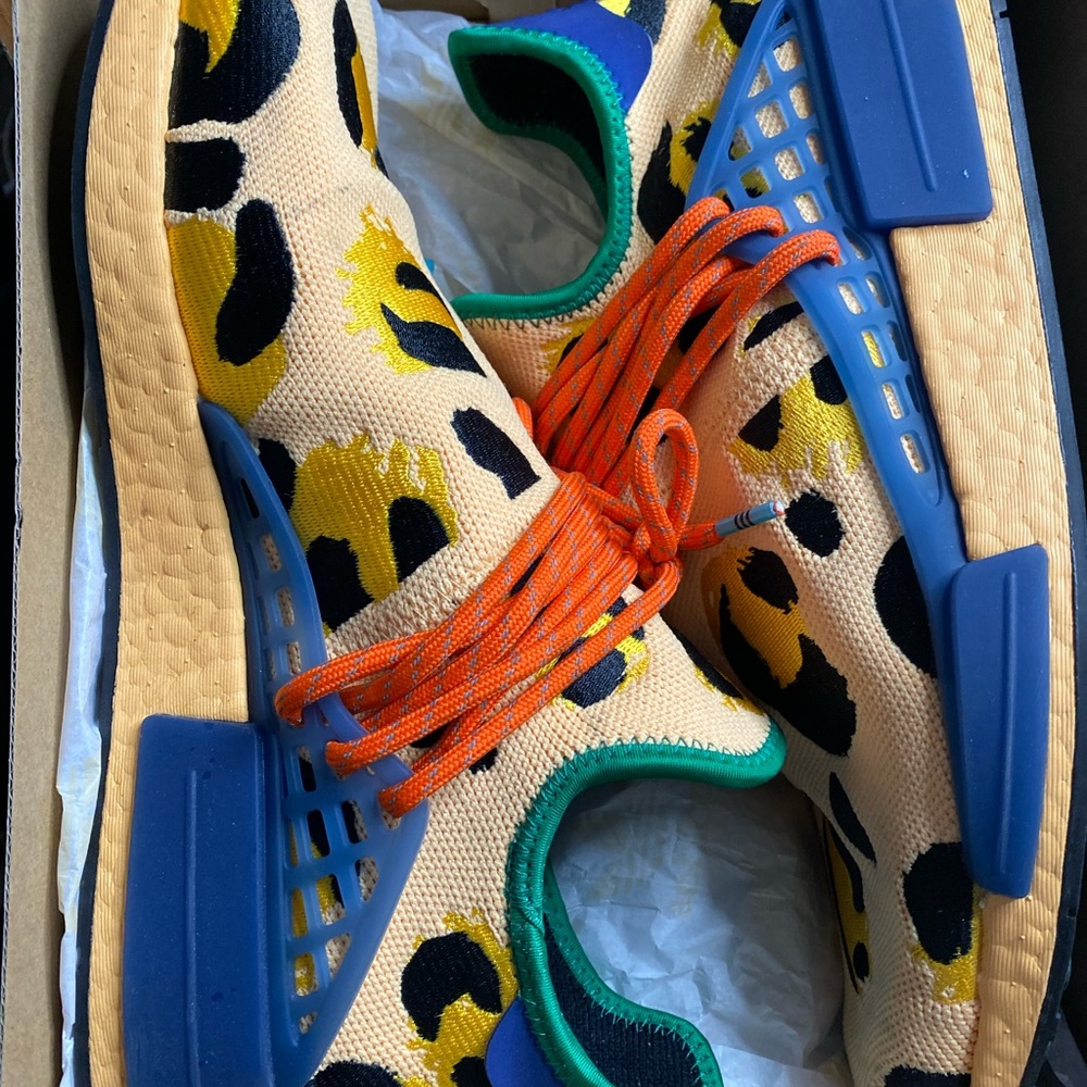 🔥Pharrell Williams 🔥 NMD Human Race animal print size 12. Orange blue/green.